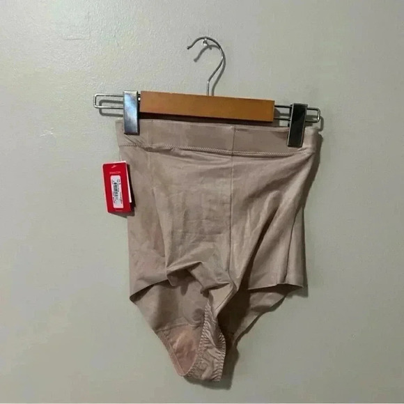 NWT Spanx Suit Your Fancy High-Waisted Thong S - Picture 6 of 6